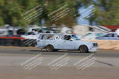 media/Oct-02-2022-24 Hours of Lemons (Sun) [[cb81b089e1]]/1020am (Front Straight)/